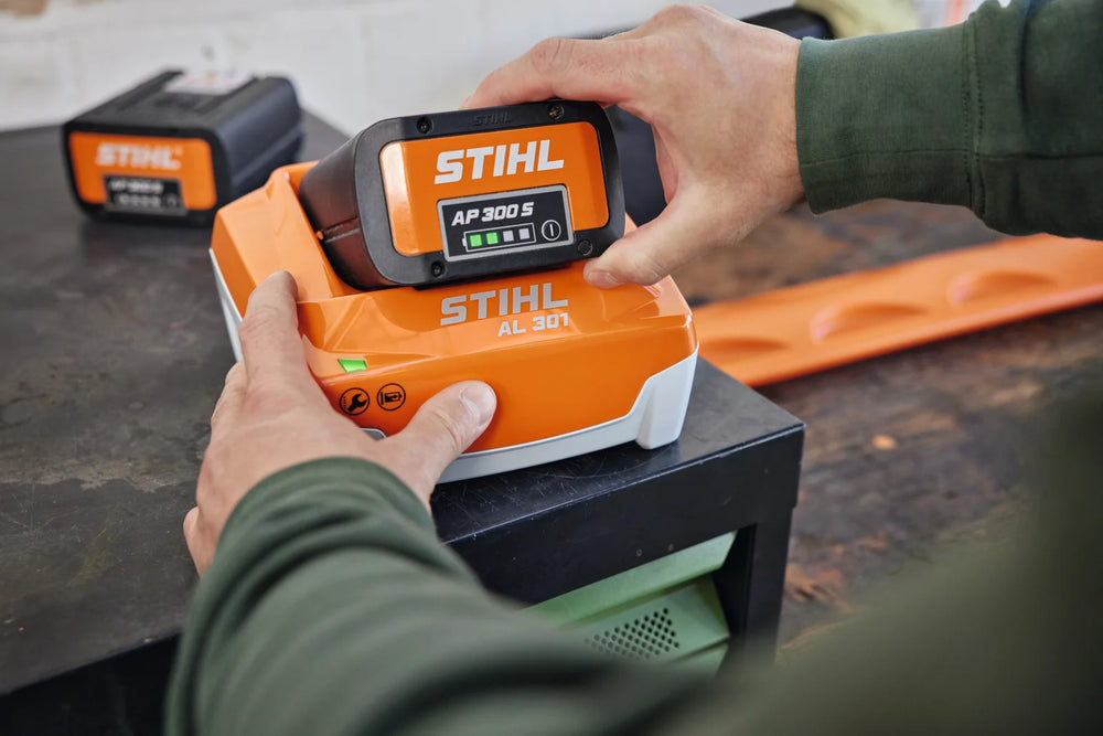 Cargador STIHL AL 301 — imagen 4 de 5